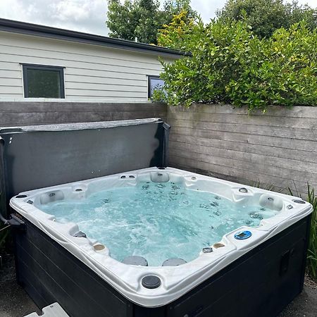 Summer Holiday 4 Bedrooms House In Hamilton With Pool And Spa Bagian luar foto