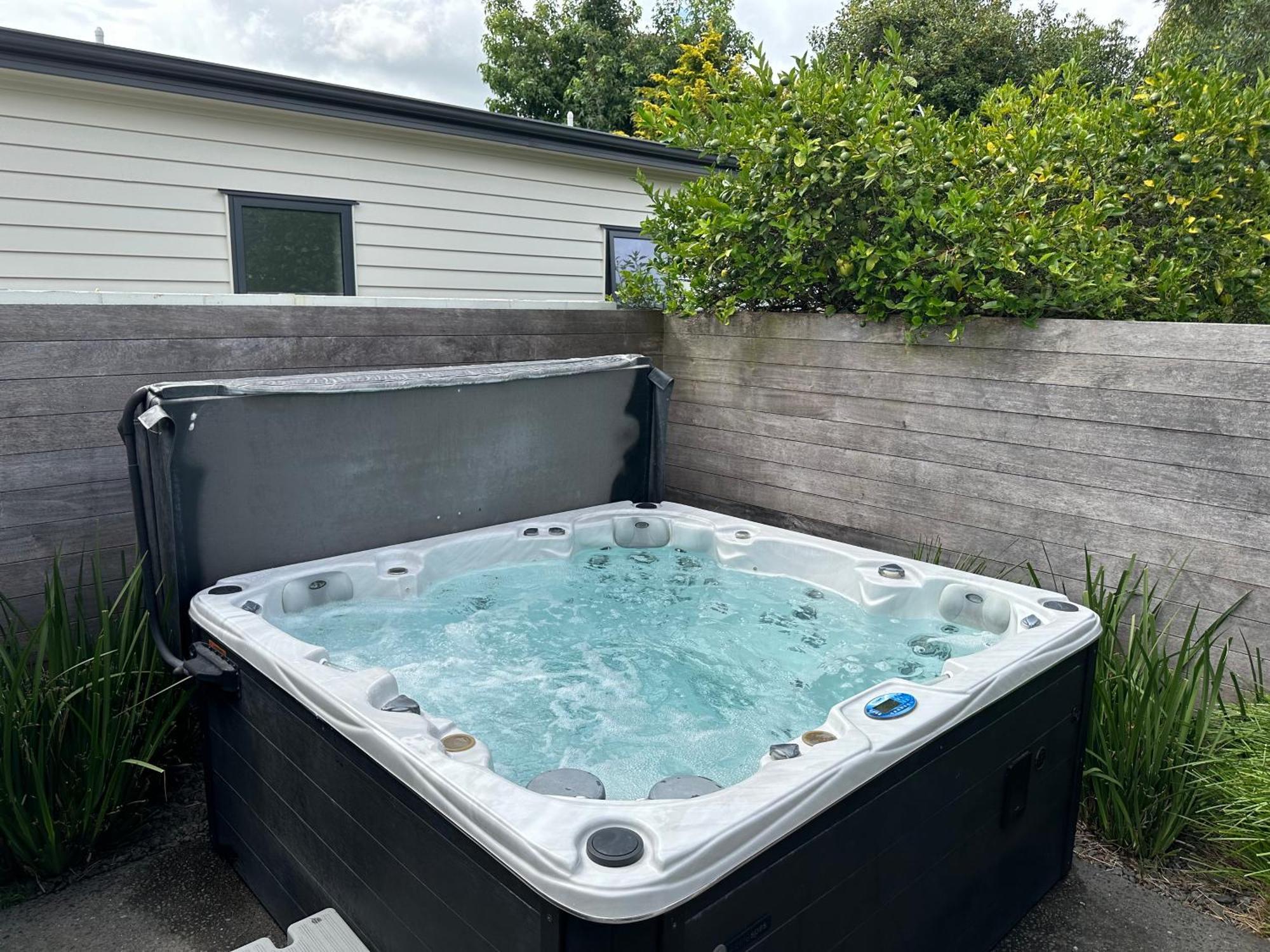 Summer Holiday 4 Bedrooms House In Hamilton With Pool And Spa Bagian luar foto