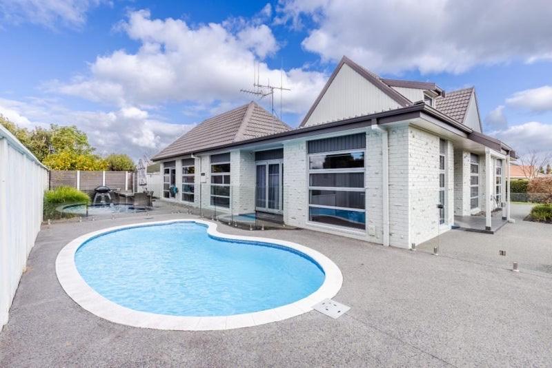 Summer Holiday 4 Bedrooms House In Hamilton With Pool And Spa Bagian luar foto